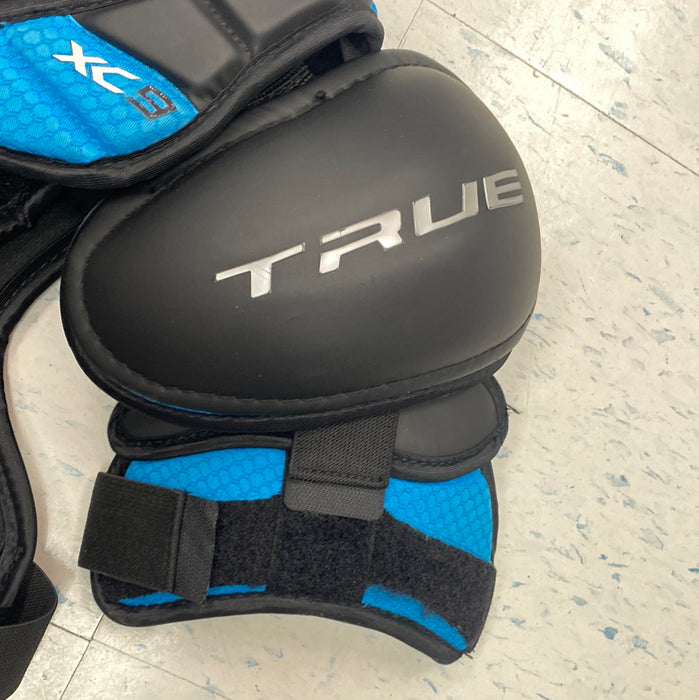 Used True XC9 Junior Large Shoulder Pads