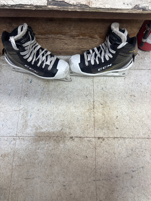 Used CCM Tacks 9060 Goalie Skates 2.5D