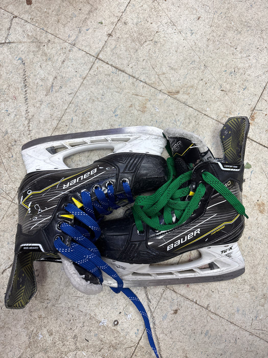 Used Bauer Supreme M40 Size 3.0D Skates
