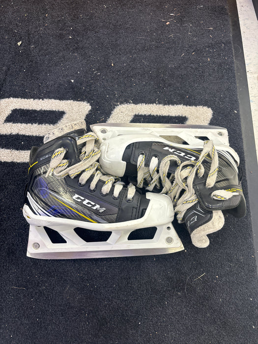 Used CCM Tacks 9060 Size 2.5D Goal Skates