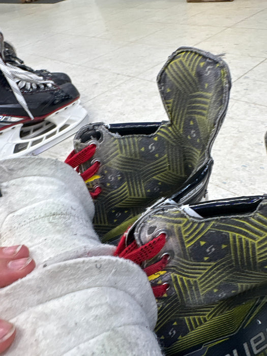 Used Bauer Supreme M40 Size 2.5 D Skate