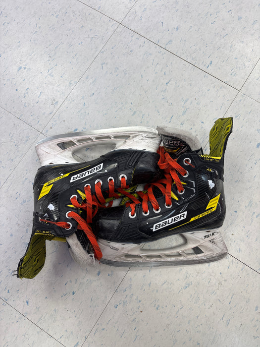 Used Bauer Supreme M4 Size 3.5D Skates