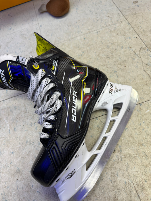 Used Bauer Supreme M30 Skates Size 9.0D