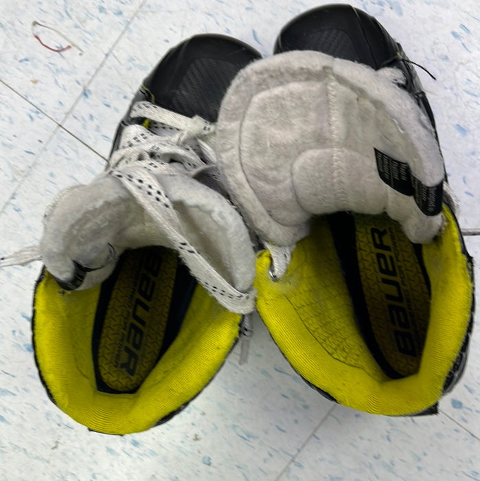 Used Bauer Supreme 3S Size 4 Goal Skates