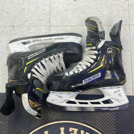 Used Bauer Supreme 2S Pro Size 6 Player Skates