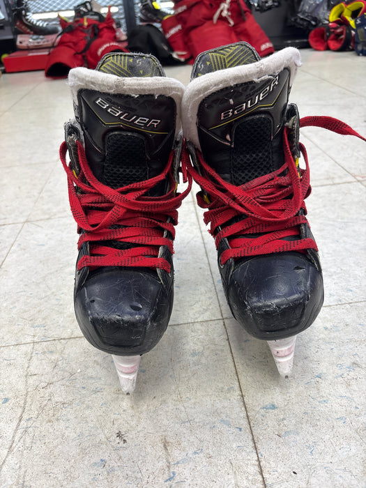 Used Bauer Supreme M40 Size 2.5 D Skate