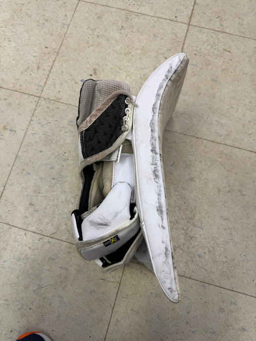 Used Bauer Supreme 2S Pro Senior Blocker