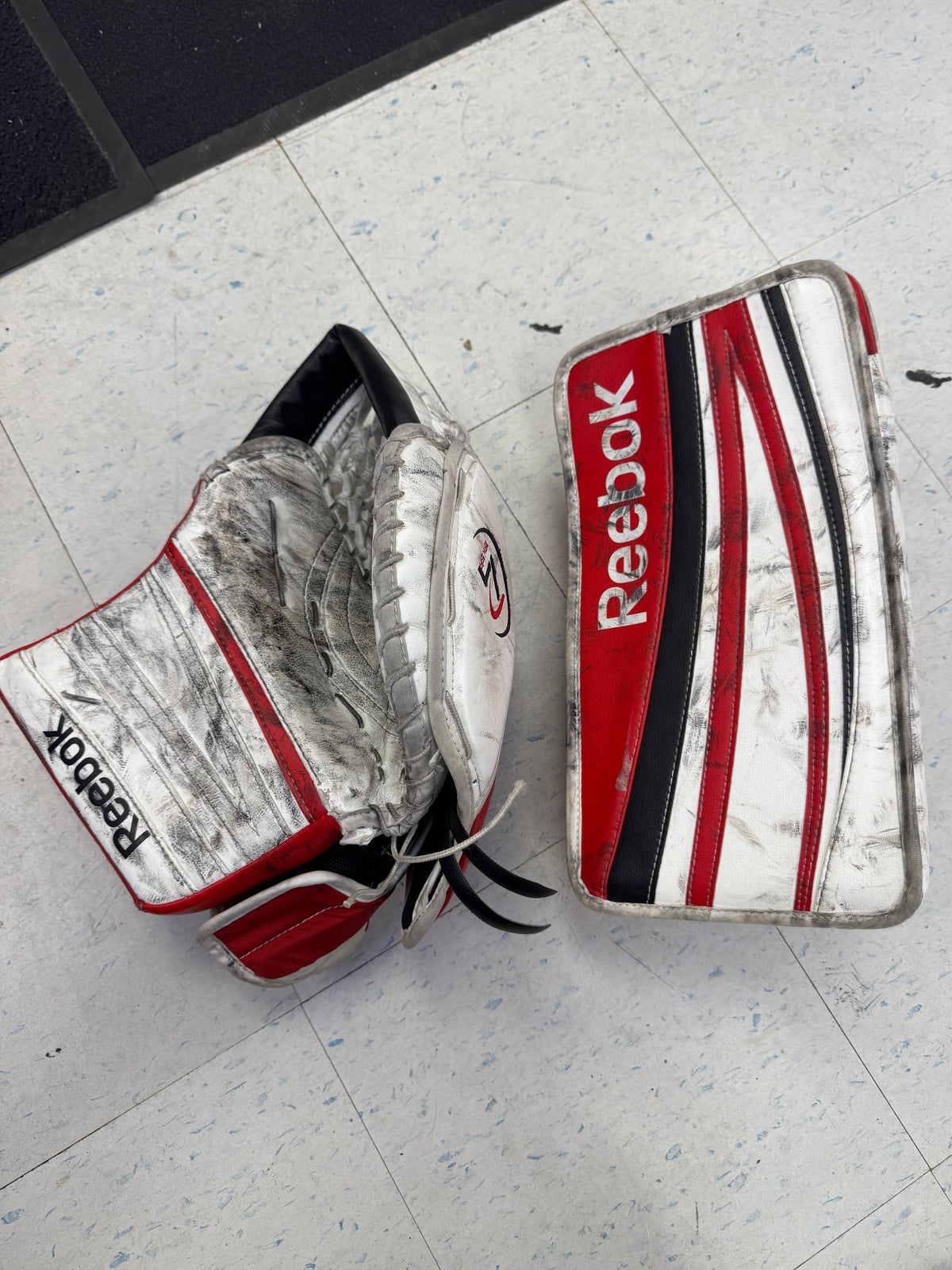 Used Reebok 18k Goalie Catcher Blocker Set — Crow's Sports Hockey