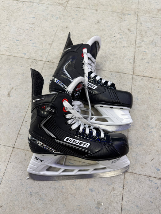 Used Bauer Vapor X3.5 Skates 3.5D
