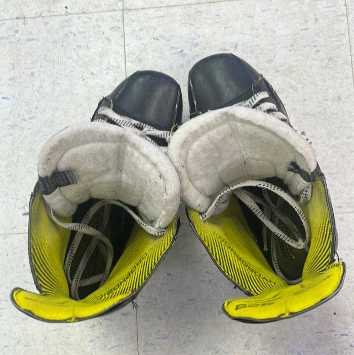 Used Bauer Supreme S29 Size 8.5 Player Skates