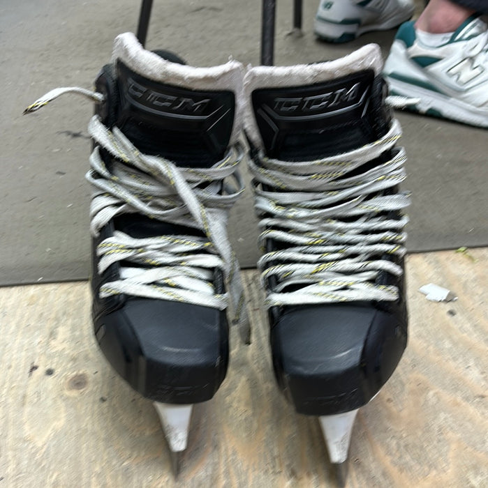 Used CCM Super Tacks 9370 Size 8.5 D Senior Goal Skates
