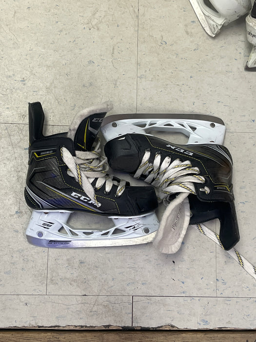 Used CCM Tacks 9060 Size 1.5 Skates
