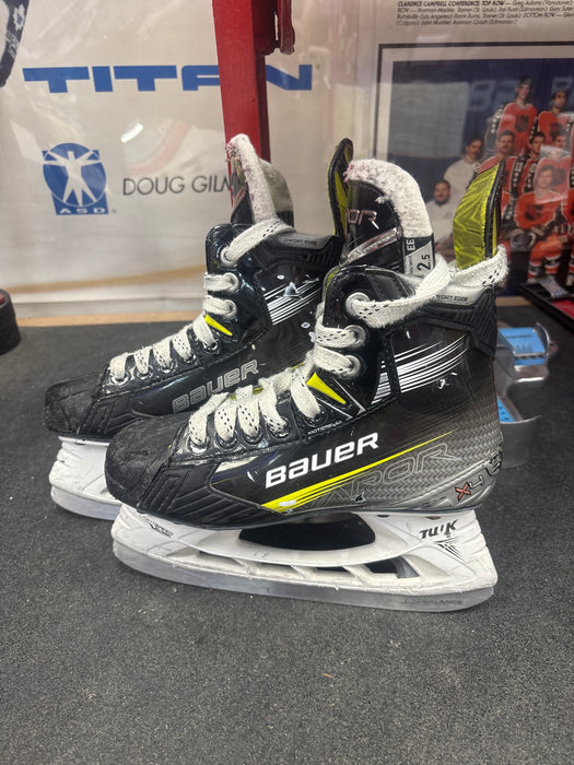 Used Bauer Vapor X4 Skates Size 2.5 EE