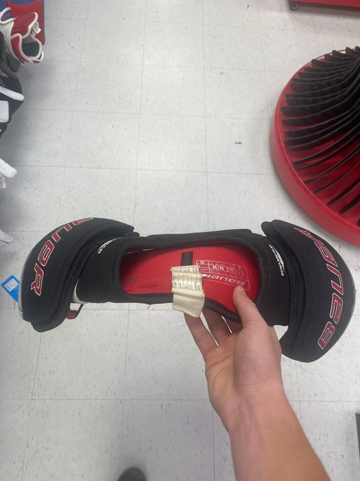 Used Bauer Vapor X5.0 Junior Medium Shoulder Pads