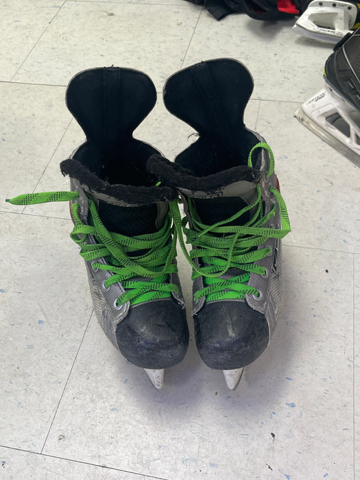Used Nike Bauer Vapor XVI Size 1.5 Skates