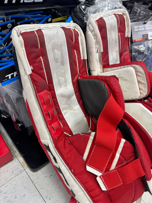 Used CCM EFLEX 5.5 Junior Leg Pads 26" + 1"