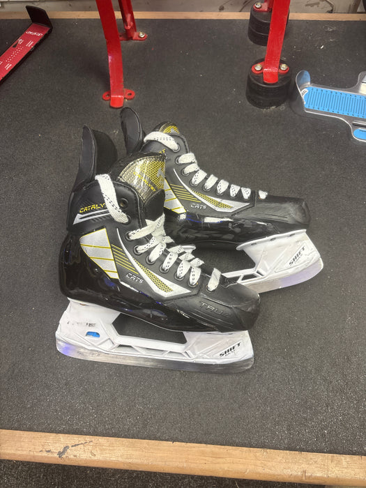 Used True Catalyst Cat 5 Skates Size 3.5 R