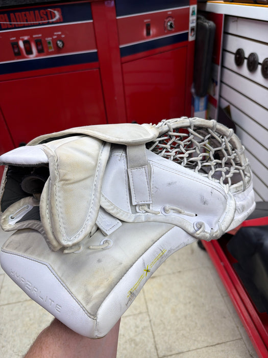 Used Bauer Vapor Hyperlite2 Senior Catcher