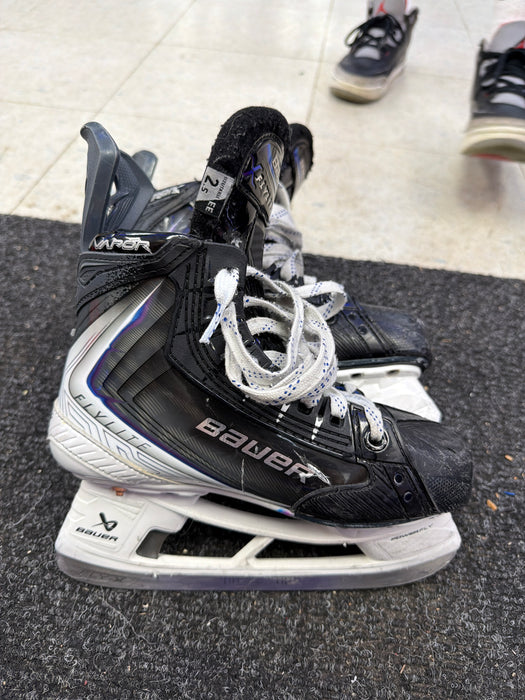 Used Bauer Vapor Flylite Size 2.5EE Skates