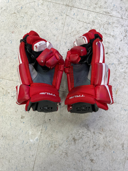 Used True XC7 11” Player Gloves