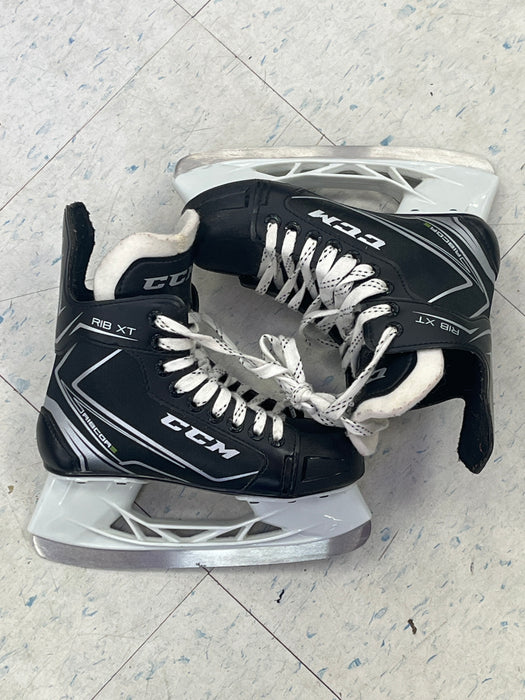 Used CCM Rib XT Size 2 Skates