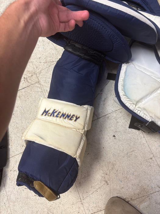 Used McKenny Instinct 890 Goalie Chest Protector Size Senior Medium