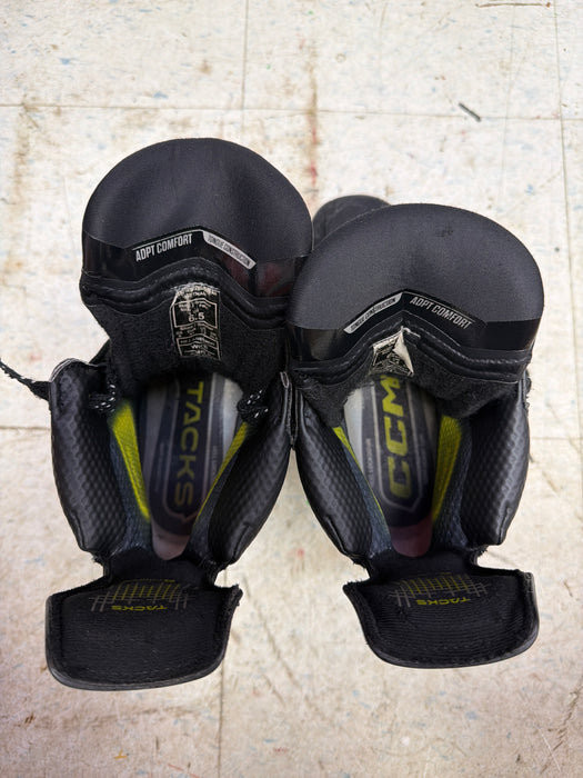 Used CCM Tacks XF Size 6.5 Wide Skatss