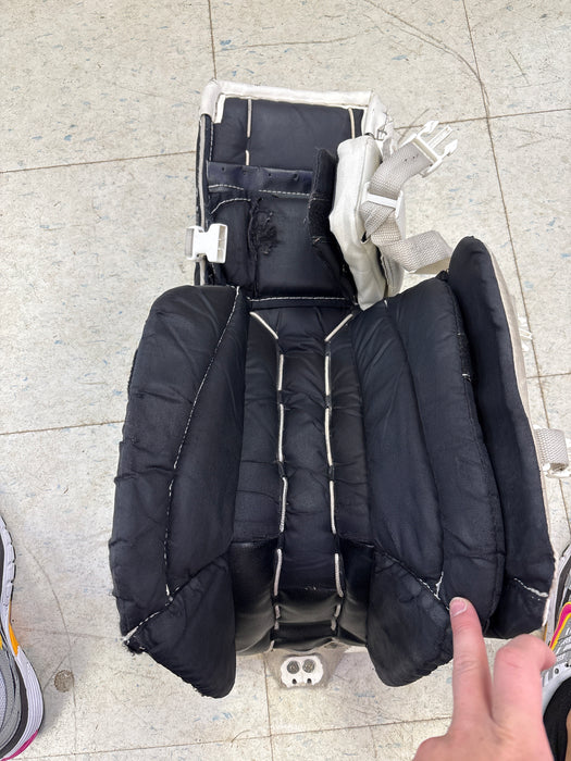 Used Reebok XLT24 Youth 23" Leg Pads