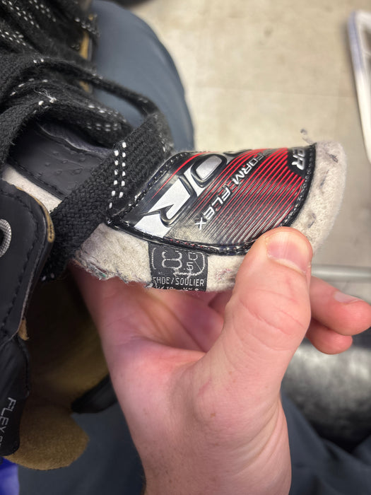 Used Bauer Vapor X2.9 Size 8.5D Goal Skates