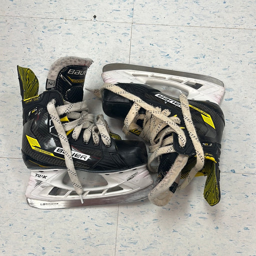 Used Bauer Supreme M4 Size 2EE Player Skates