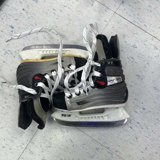 Used Bauer Vapor VI Size 8 Youth Player Skates