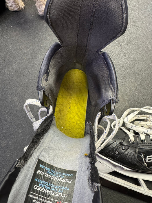 Used Pro Stock Bauer Hyperlite2 Skates 7.5D