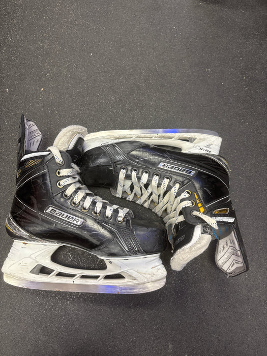 Used Bauer Supreme Matrix Skates Size 4.5 D