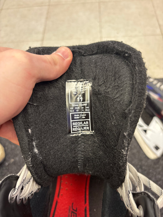 Used CCM JetSpeed FT880 Size 11.0R Skates