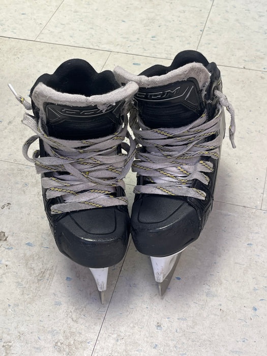 Used CCM SuperTacks 9370 Size 13.5 Youth Goal Skates