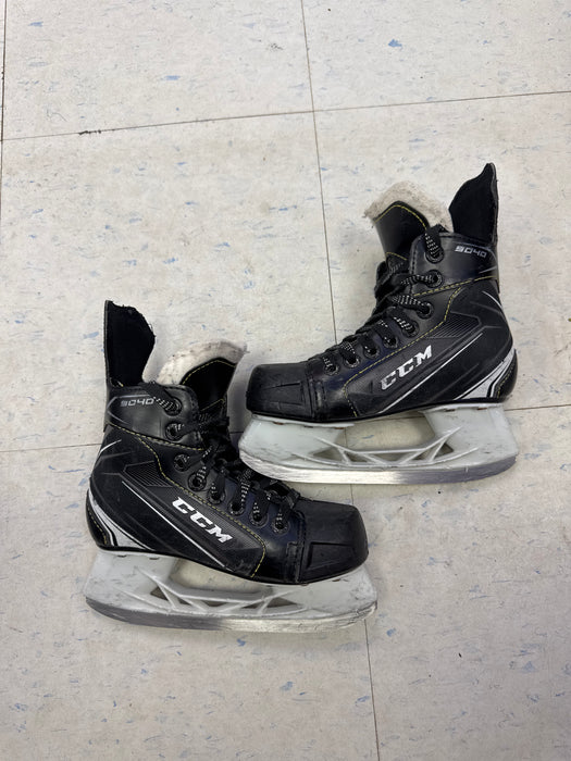 Used CCM Tacks 9040 13Y Player Skates