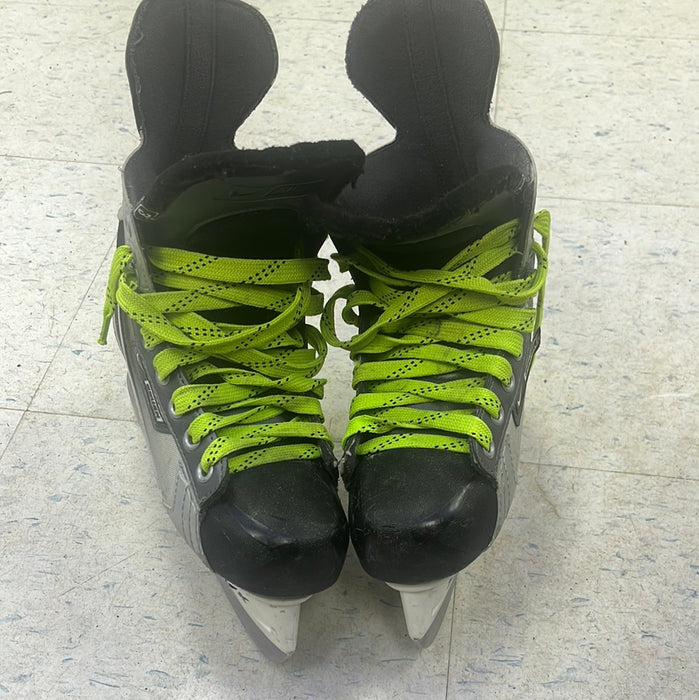 Used Nike Bauer Vapor Edge Size 3 Player Skates