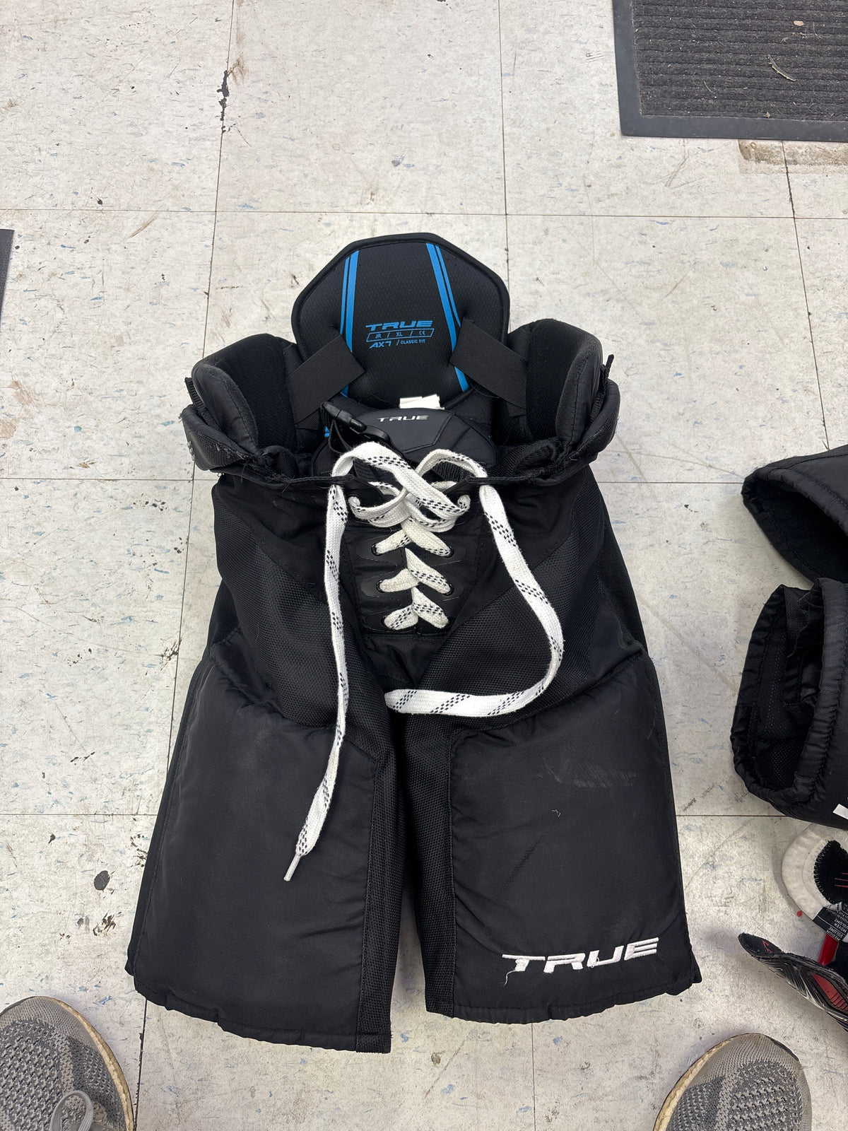 Used True AX7 Junior Extra Large Pants — Crow's Sports Hockey