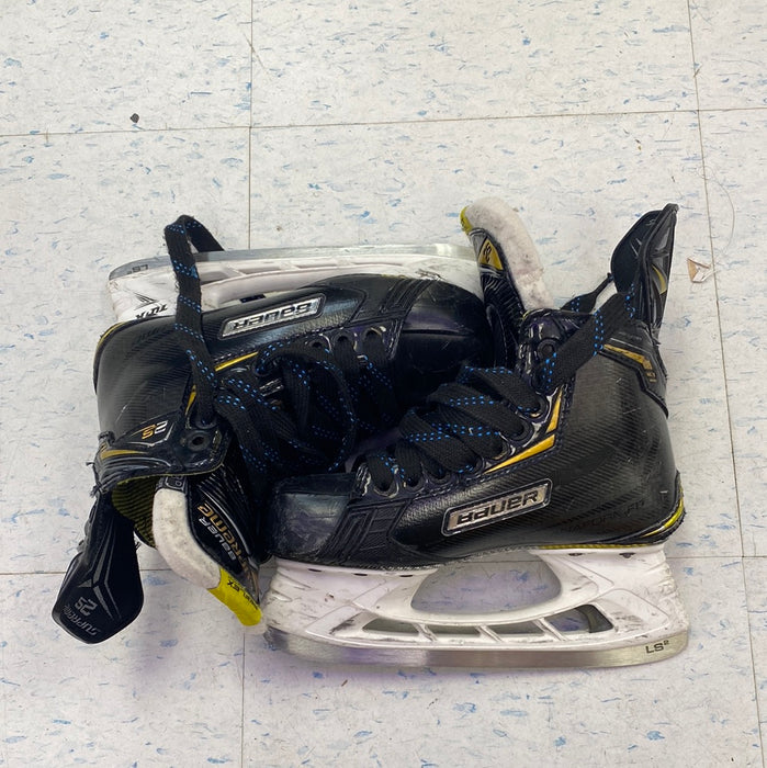 Used Bauer Supreme 2s Size 3.0 Skates