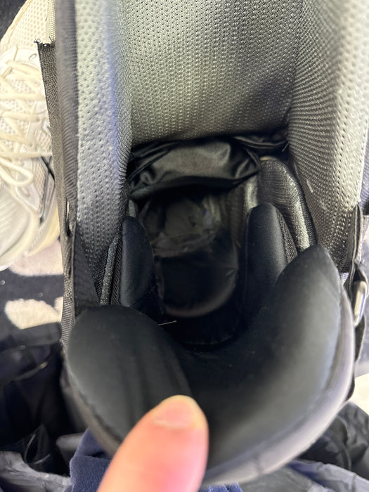 Used Bauer Vapor Hyperlite Senior Medium Chest Protector