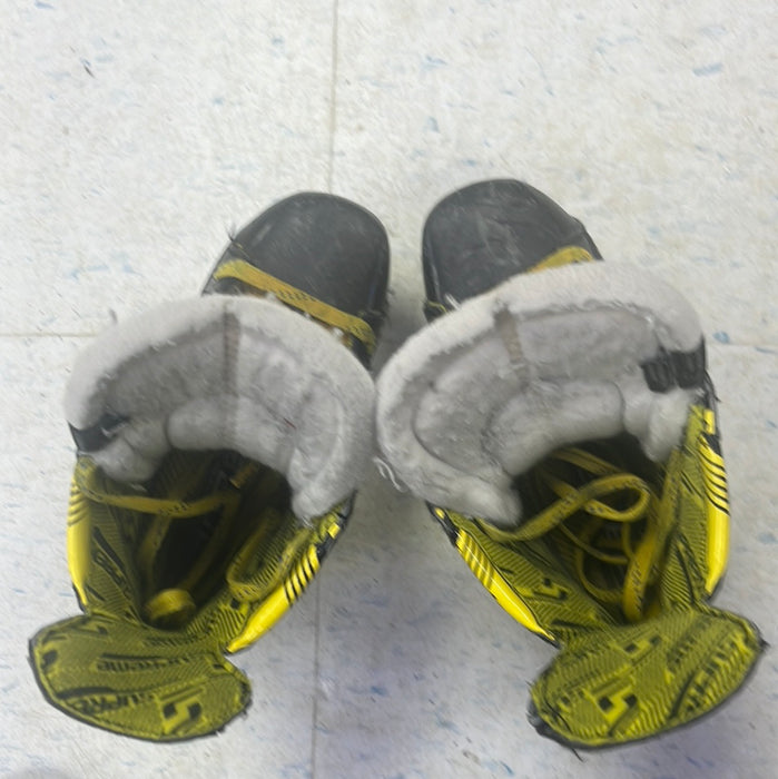 Used Bauer Supreme M4 Size 1 Player Skates