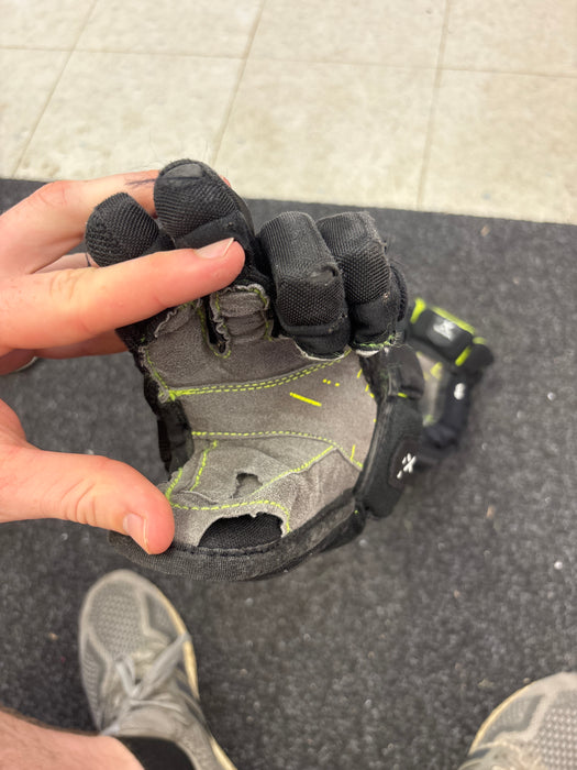 Used Bauer Vapor 3x Pro 10” Junior Gloves