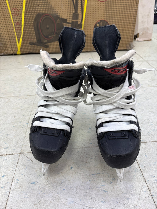Used CCM JetSpeed FT680 Size 5.5 Regular Skates
