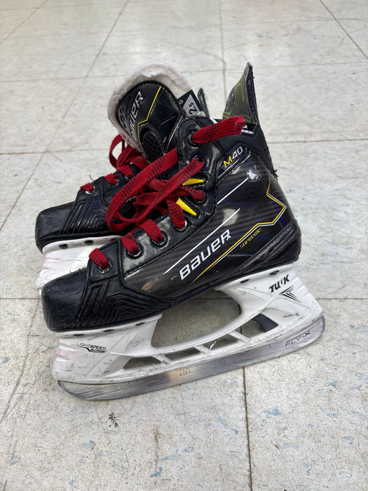 Used Bauer Supreme M40 Size 2.5 D Skate