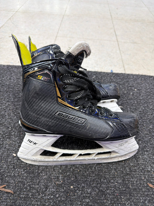 Used Bauer Supreme S25 Size 4.0D Skates