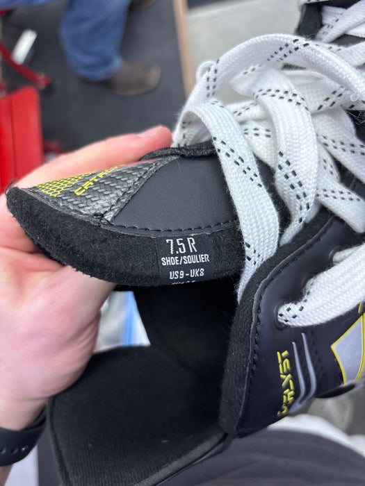 True Catalyst 5 Size 7.5 Senior Skates