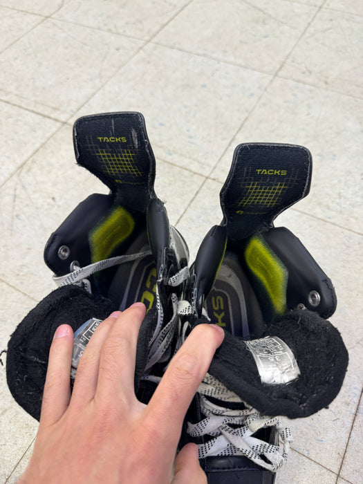 Used CCM Tacks XF80 Skates 3.5D