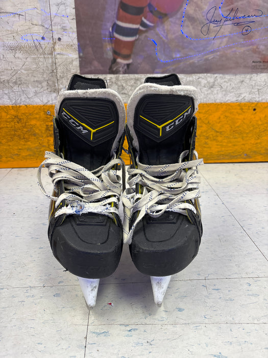 Used CCM Super Tacks 9370 Size 8.0D Skates