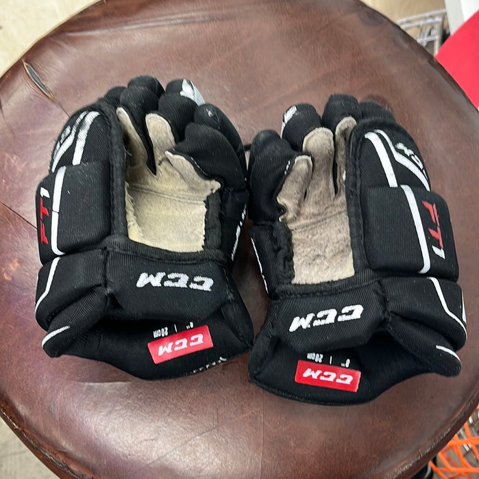 Used CCM Ft1 8” Player Gloves