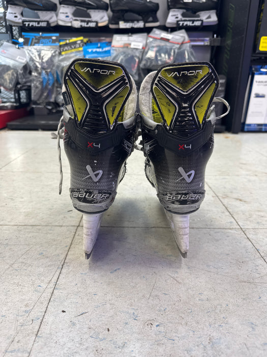 Used Bauer Vapor X4 Skates Size 3.5D